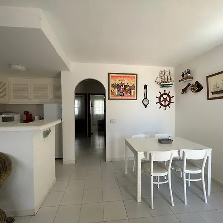 Es Castell 1 7 By Som Menorca شقة فورنيلس